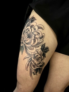 Black & Grey Flowers Japanese Leg Tattoo
